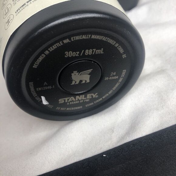 Stanley 30 oz Stainless Steel H2.0 Flowstate Quencher Tumbler Black NEW - Picture 8 of 9